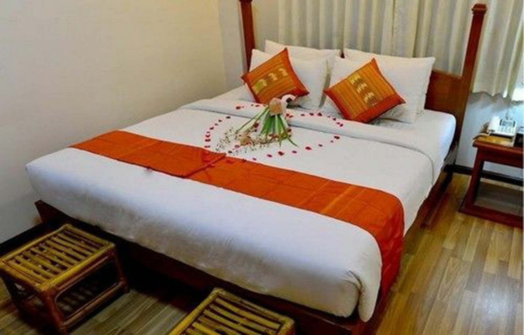 Six Stars Guest House Nyaung-U Eksteriør bilde