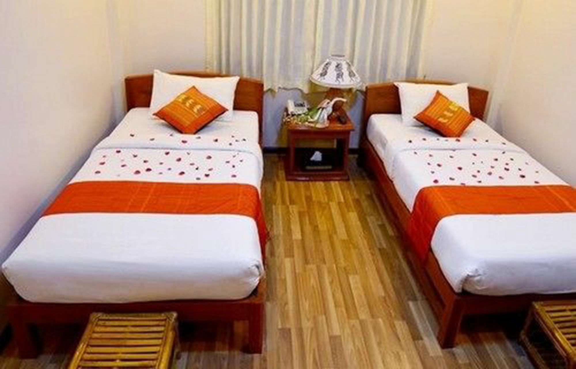 Six Stars Guest House Nyaung-U Eksteriør bilde